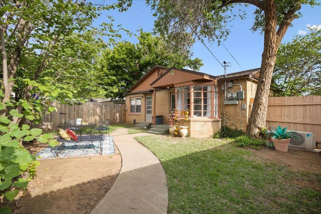 Luxury Oasis- 1 Bedroom Romantic Getaways Lubbock Extérieur photo